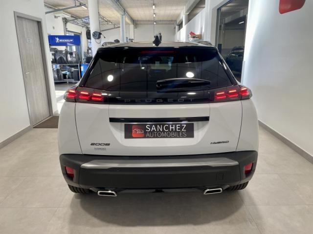 Peugeot 2008 image 1