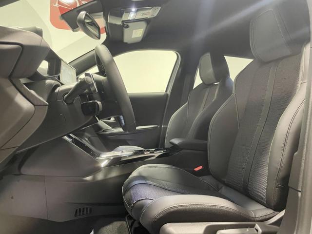 Peugeot 2008 image 2
