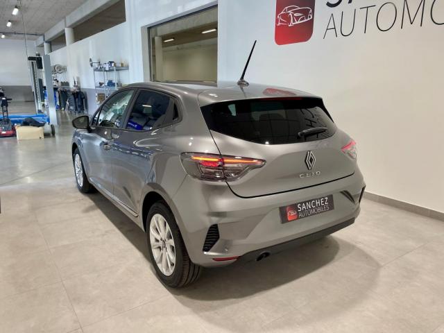 Renault Clio image 2
