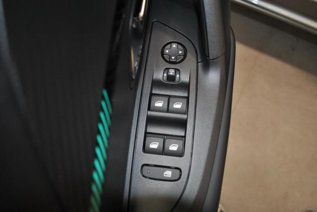 Peugeot 2008 image 3