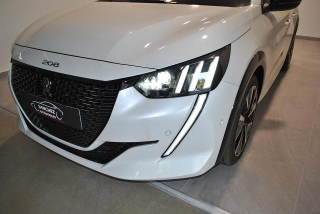 Peugeot 208 image 9