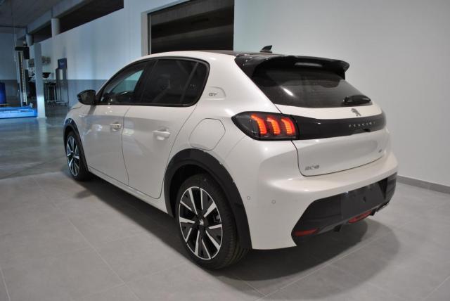 Peugeot 208 image 8