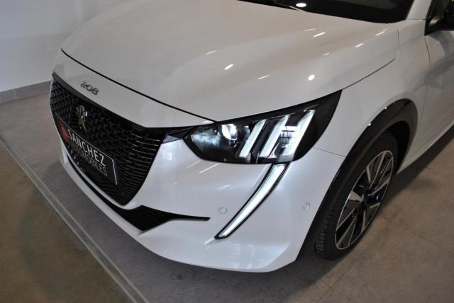 Peugeot 208 image 8