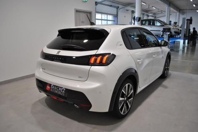 Peugeot 208 image 1