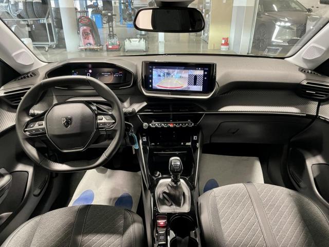 Peugeot 208 image 8
