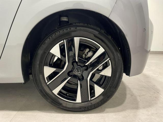 Peugeot 208 image 7
