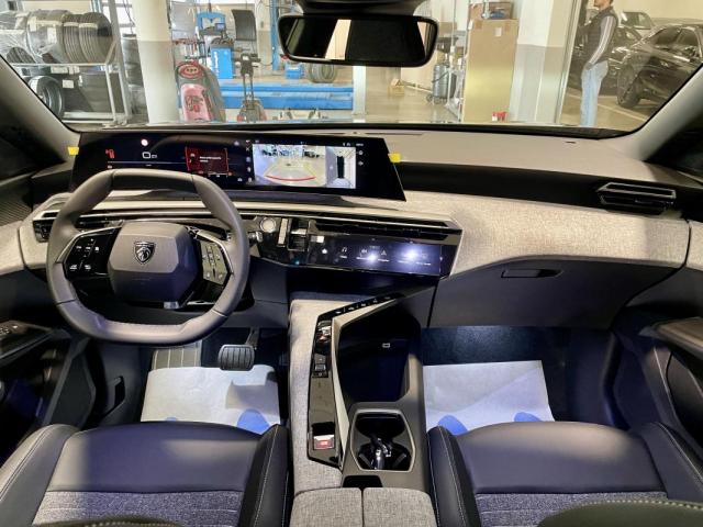 Peugeot 5008 image 1