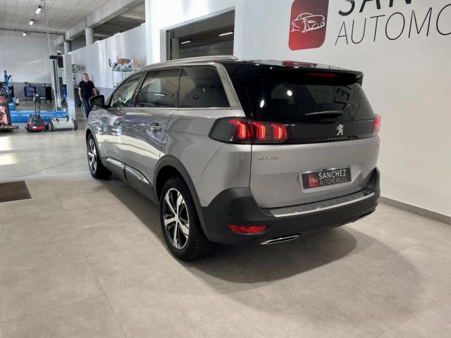 Peugeot 5008 image 2