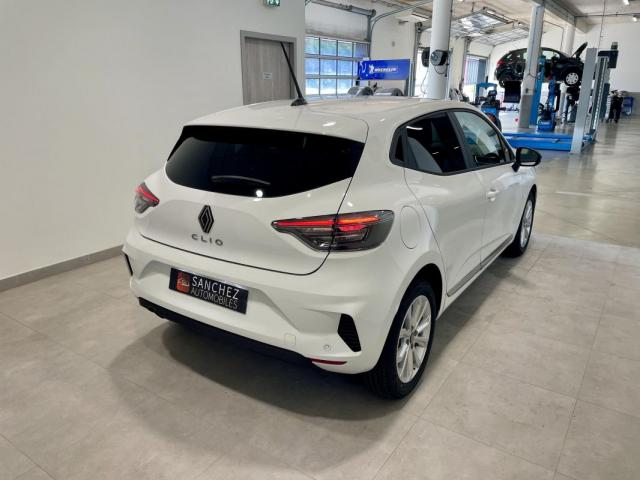 Renault Clio image 2