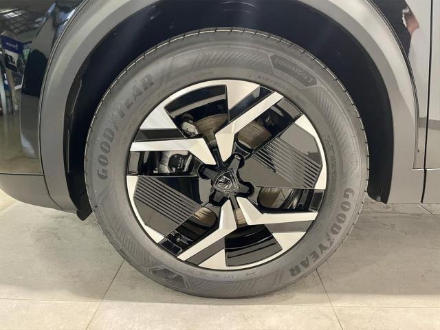 Peugeot 2008 image 3