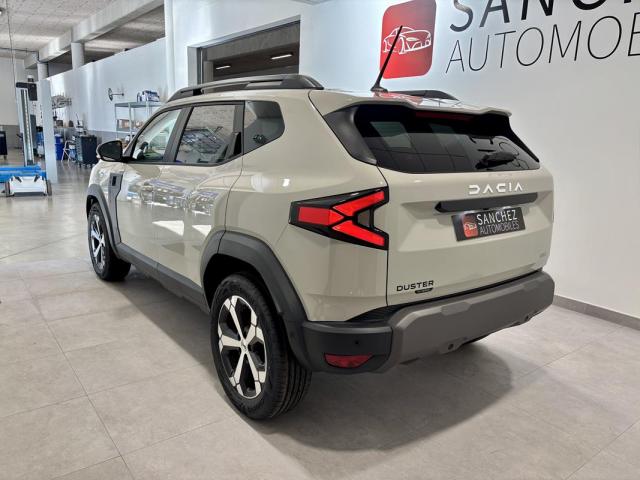 Dacia Duster image 9