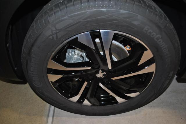 Peugeot 2008 image 6