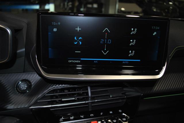 Peugeot 2008 image 2