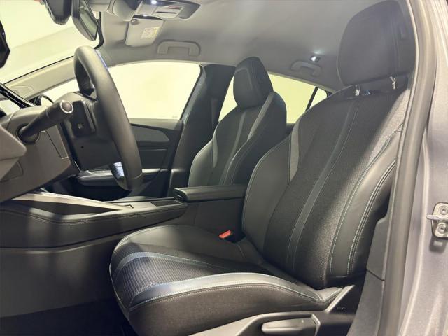 Peugeot 308 image 2