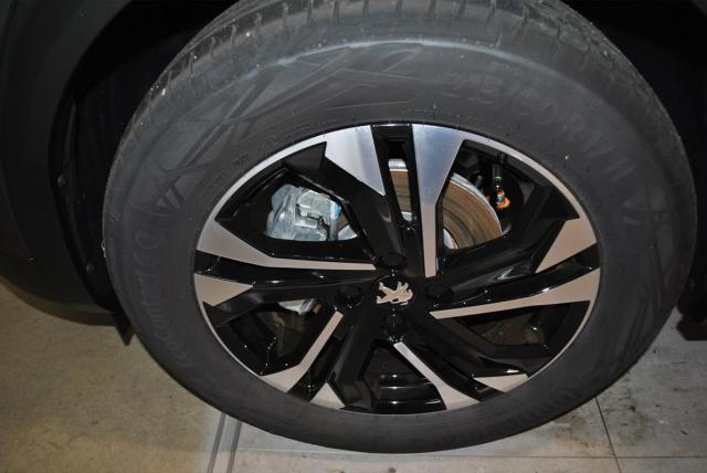 Peugeot 2008 image 8