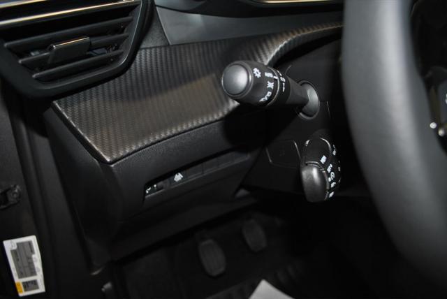 Peugeot 2008 image 3