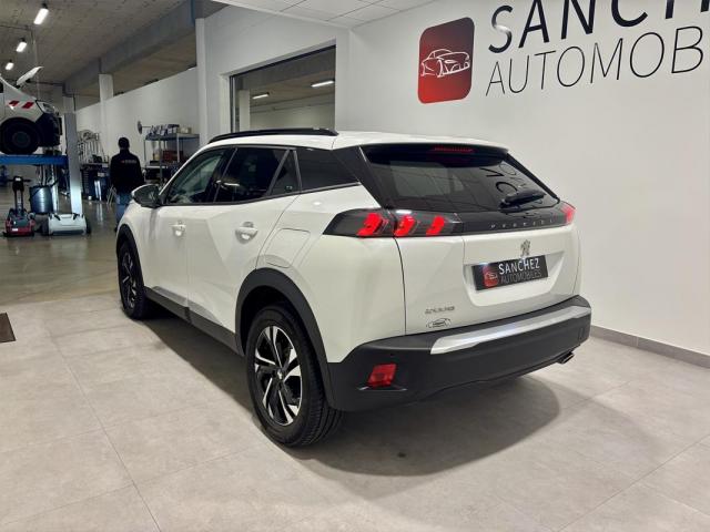 Peugeot 2008 image 1