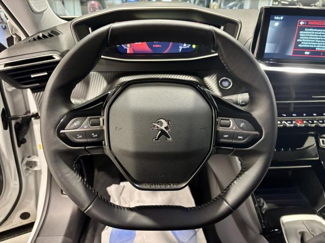 Peugeot 2008 image 2