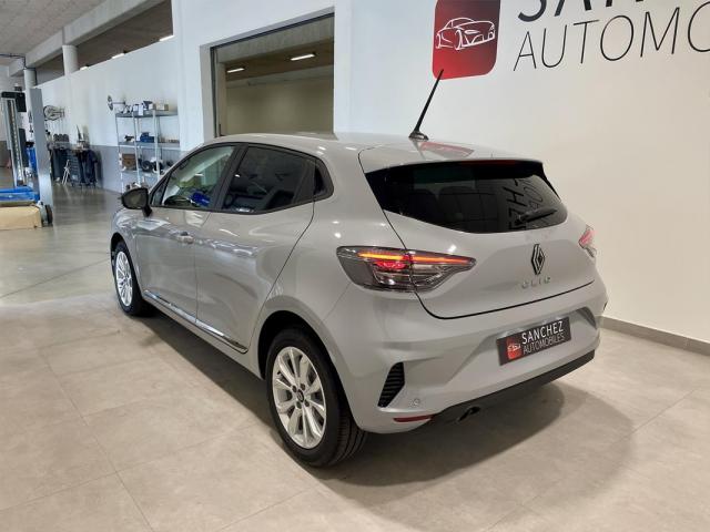 Renault Clio image 2