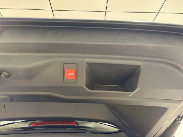 Peugeot 5008 image 2