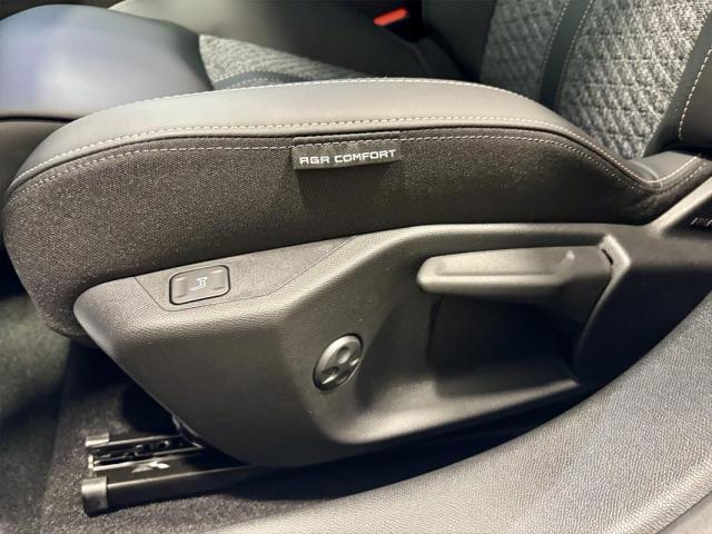 Peugeot 308 image 2