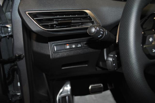 Peugeot 5008 image 8