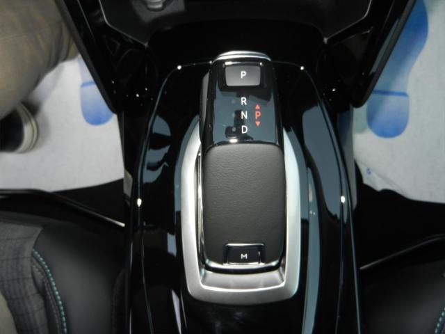 Peugeot 2008 image 9