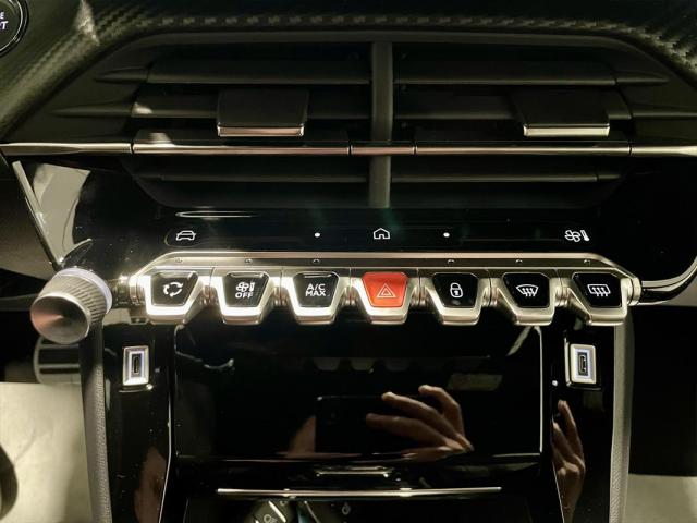 Peugeot 208 image 7