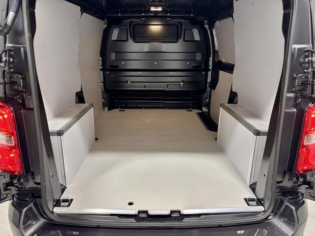Citroen Jumpy image 8