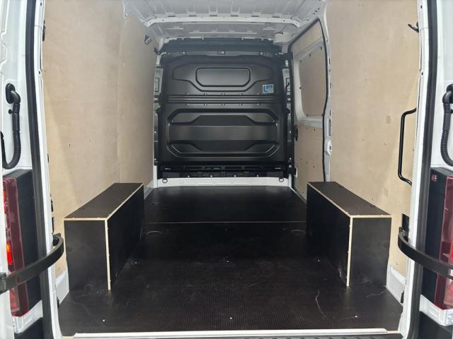 Renault Master image 1