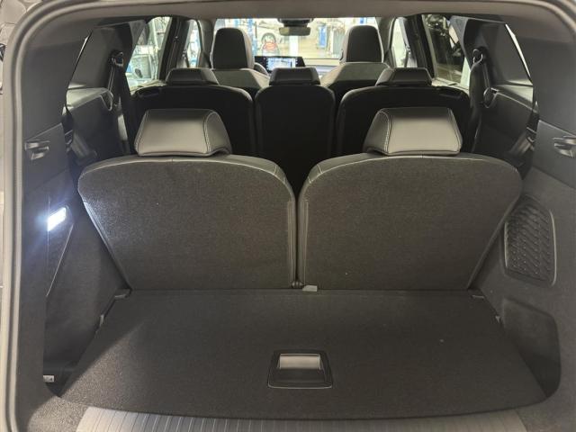 Peugeot 5008 image 1