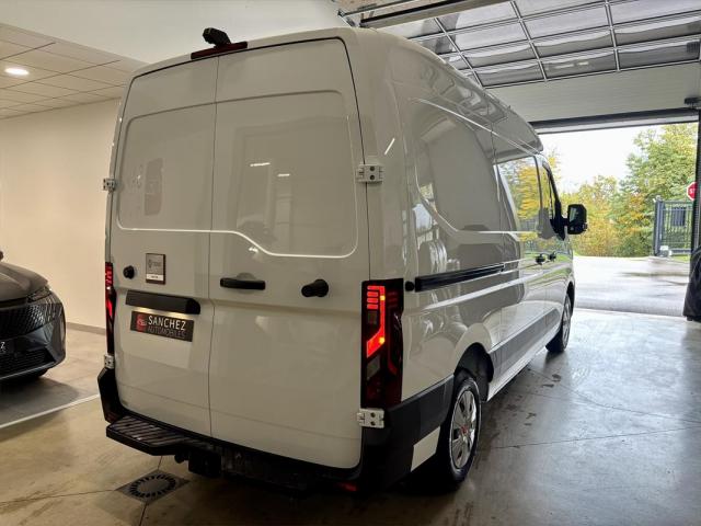Renault Master image 8