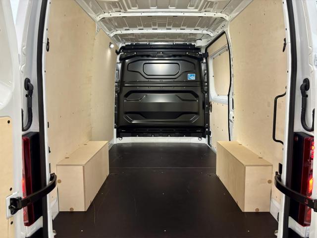 Renault Master image 1