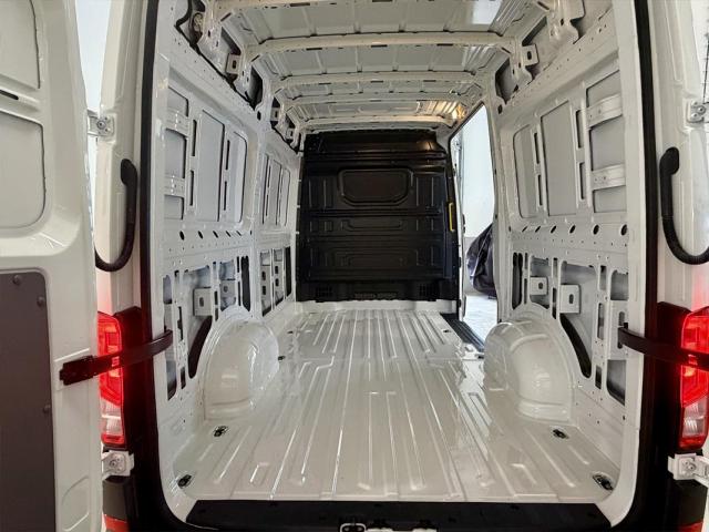 Volkswagen Crafter image 7