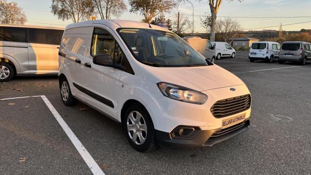 Ford Transit Courier image 5