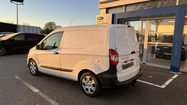 Ford Transit Courier image 7