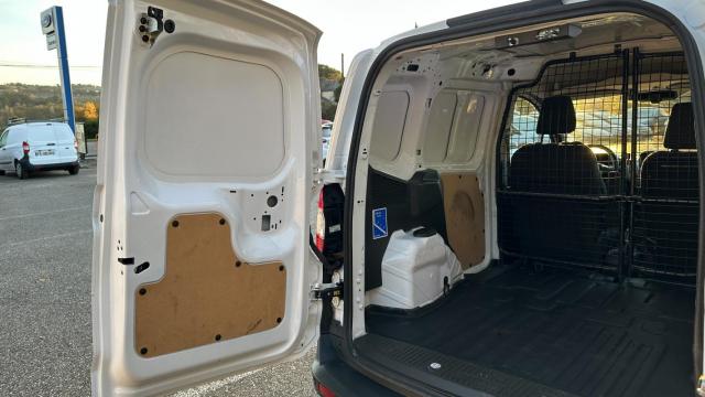 Ford Transit Courier image 6