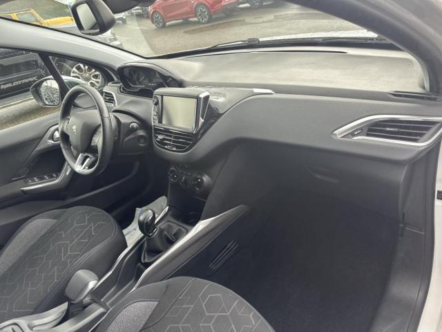 Peugeot 2008 image 9