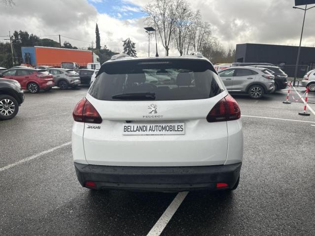 Peugeot 2008 image 8