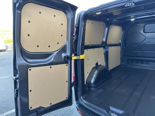 Ford Transit Custom image 6