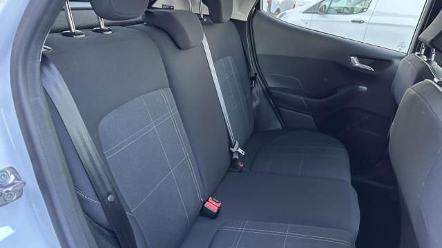 Ford Fiesta image 8