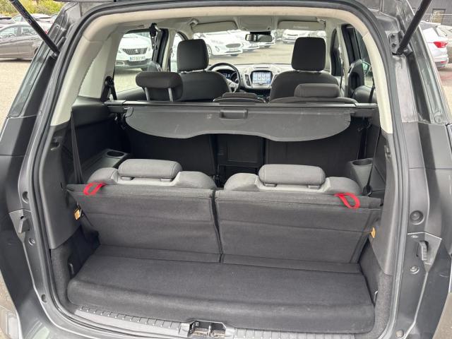 Ford Grand C-Max image 3
