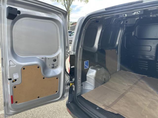 Ford Transit Courier image 3