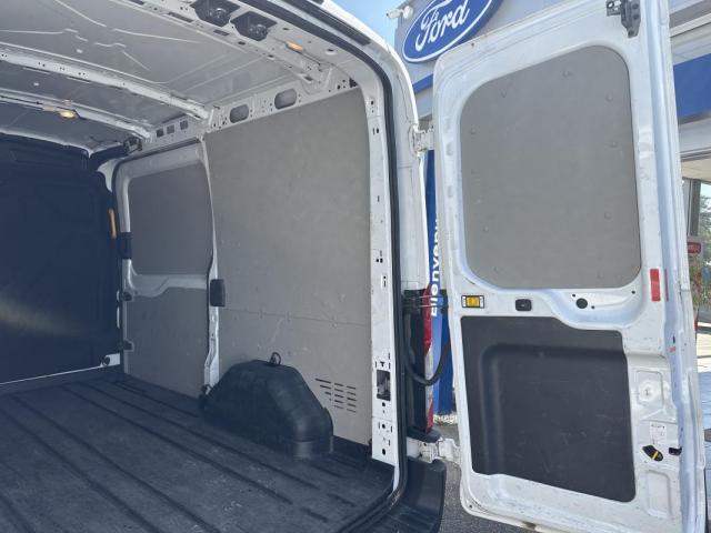 Ford Transit image 3