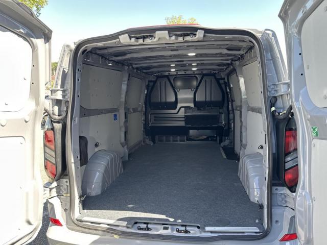 Ford Transit Custom image 1