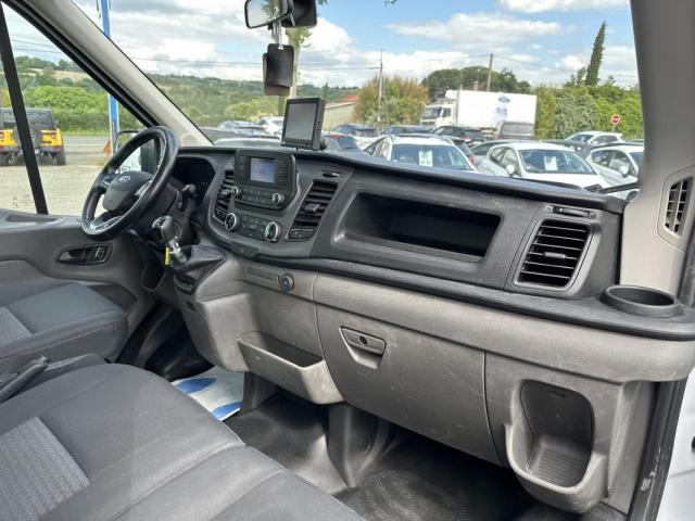 Ford Transit image 2