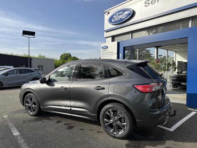 Ford Kuga image 8