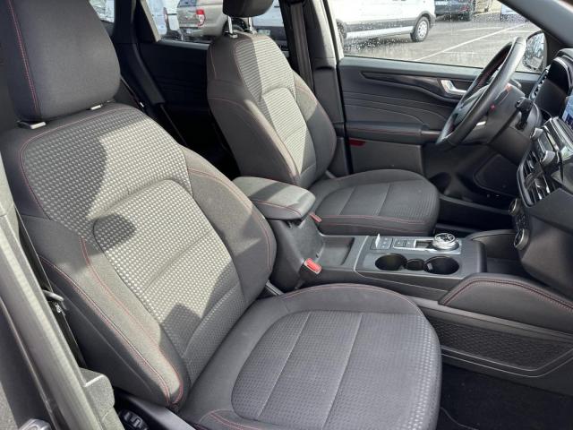 Ford Kuga image 7