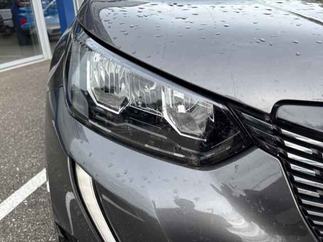 Peugeot 2008 image 8