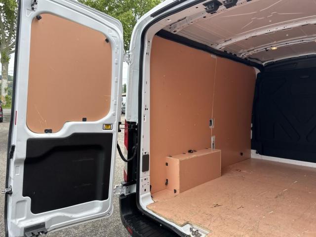 Ford Transit image 7